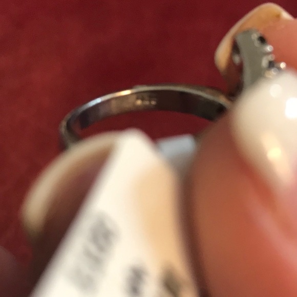 New Garnet Ring Set in Sterling Silver Size 6 - Picture 4 of 4